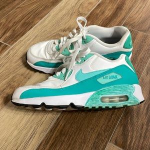 Nike Air Max Turquoise and white shoes size 6.5 M